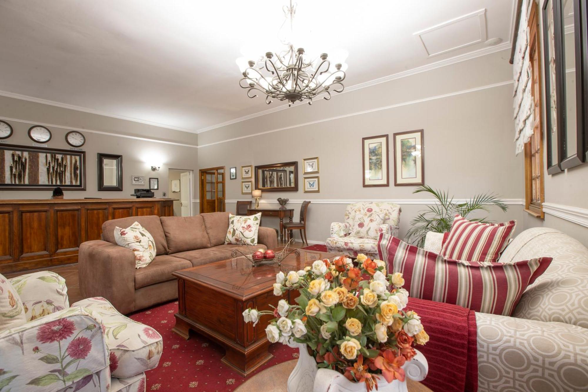 Mount Currie Inn كوكستاد المظهر الخارجي الصورة