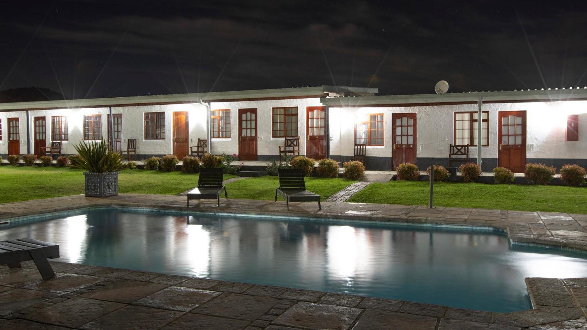 Mount Currie Inn كوكستاد المظهر الخارجي الصورة