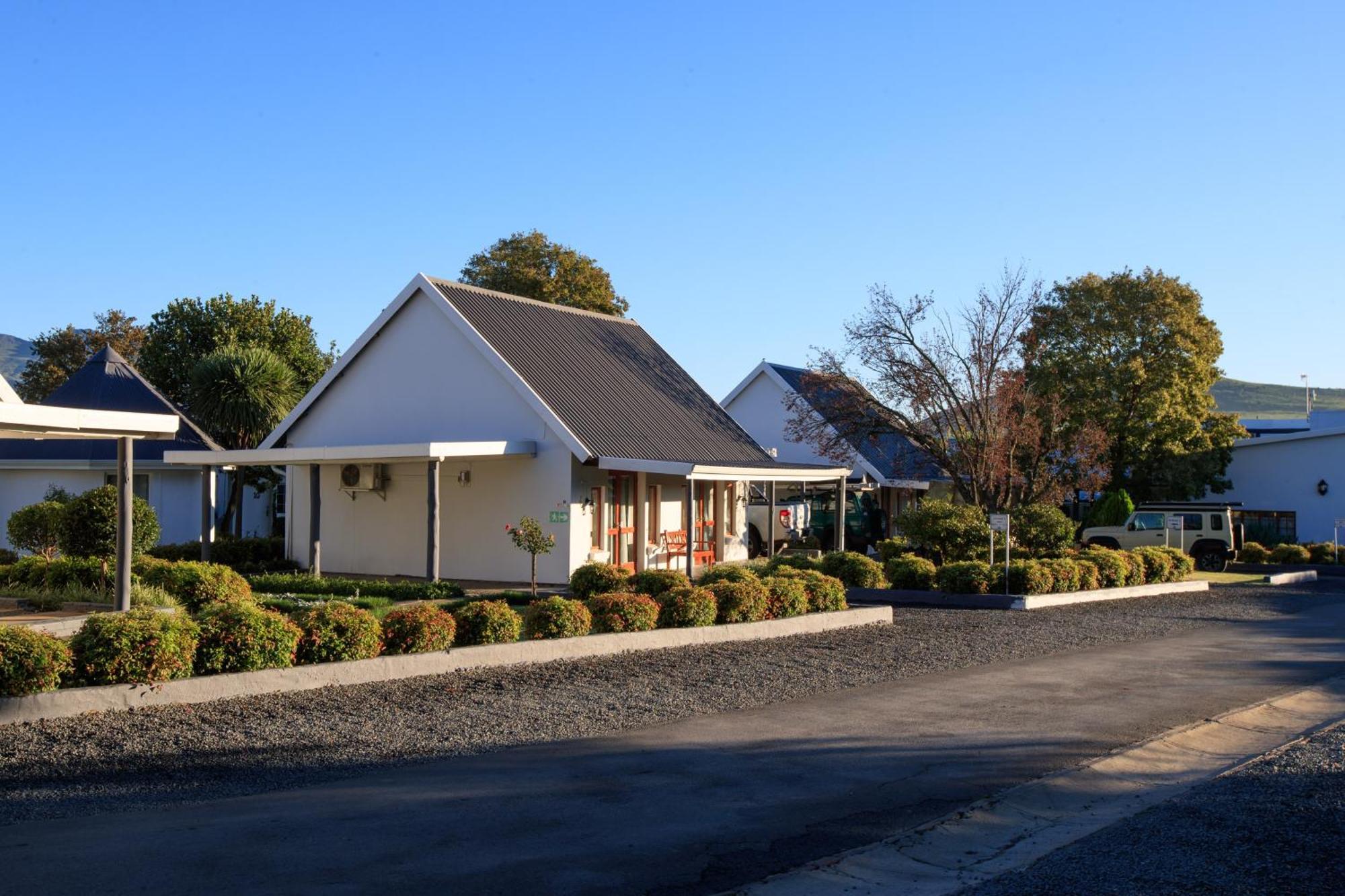 Mount Currie Inn كوكستاد المظهر الخارجي الصورة