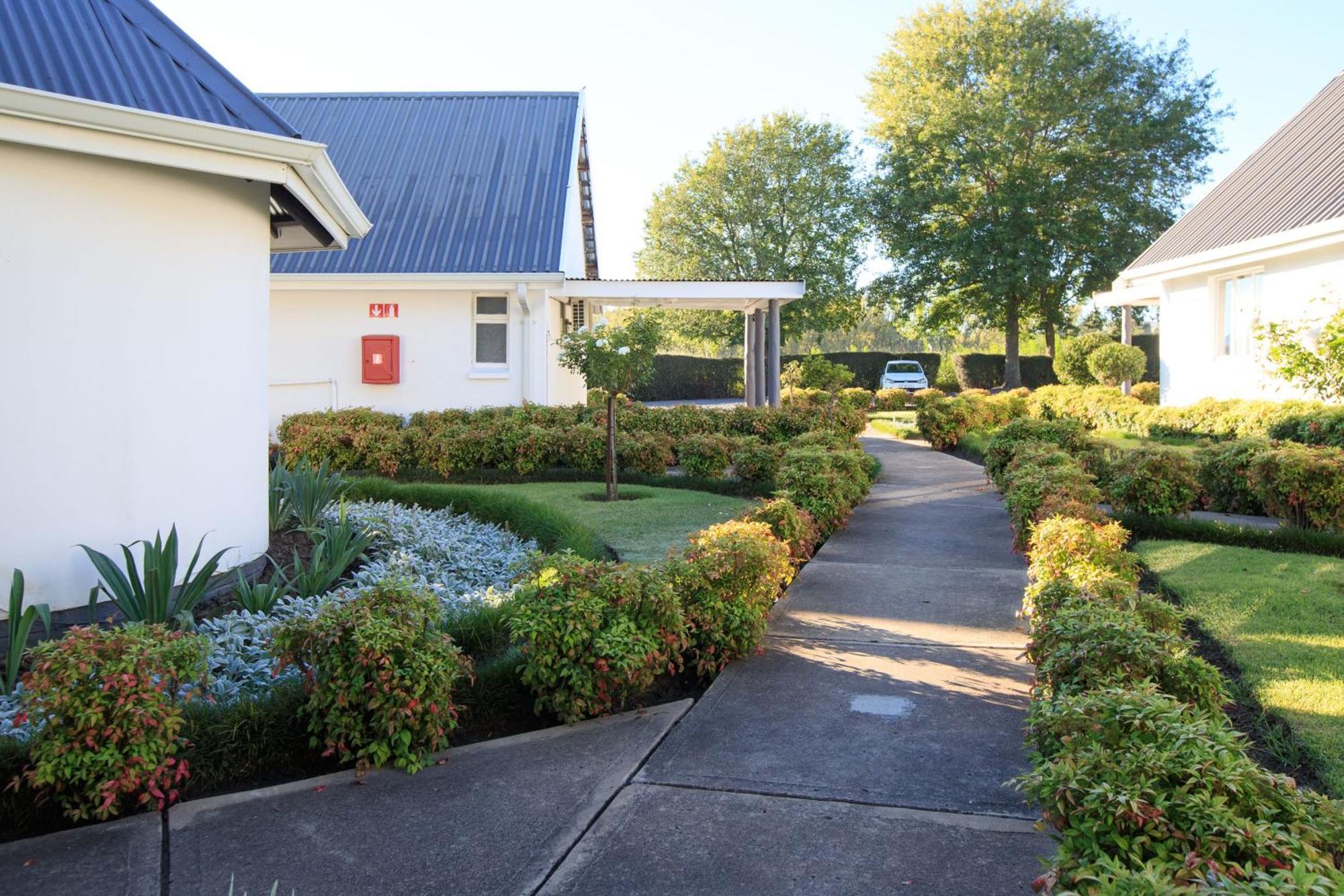 Mount Currie Inn كوكستاد المظهر الخارجي الصورة